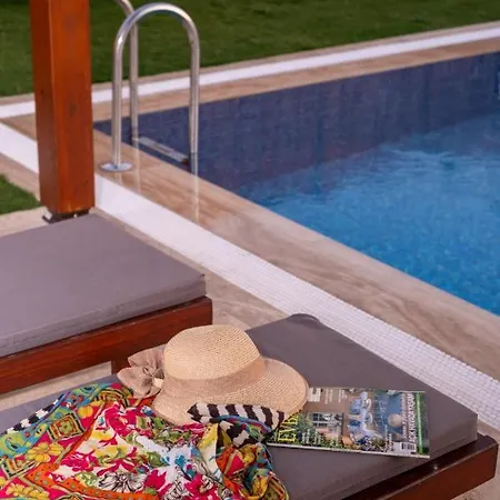 Gulsever 5+2 12 Kisilik Villa
